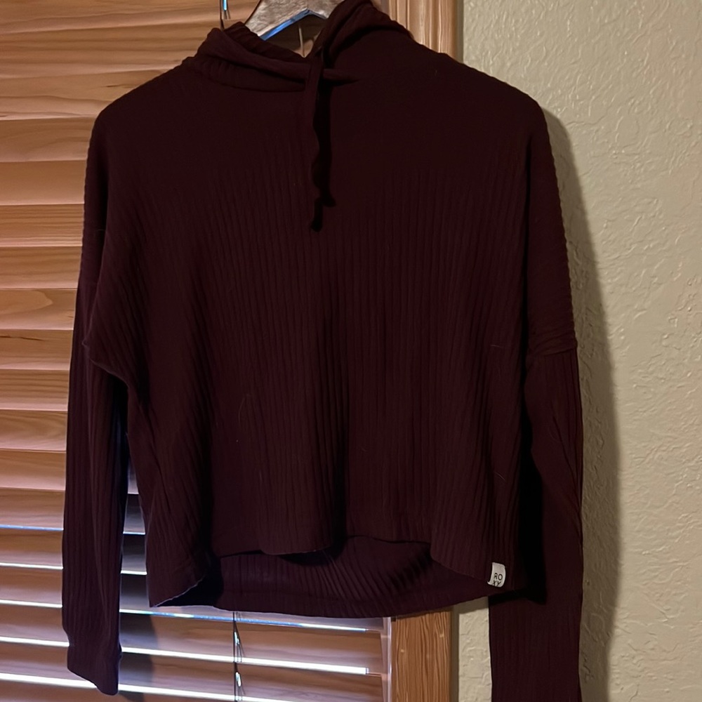 Maroon Roxy sweater with hood